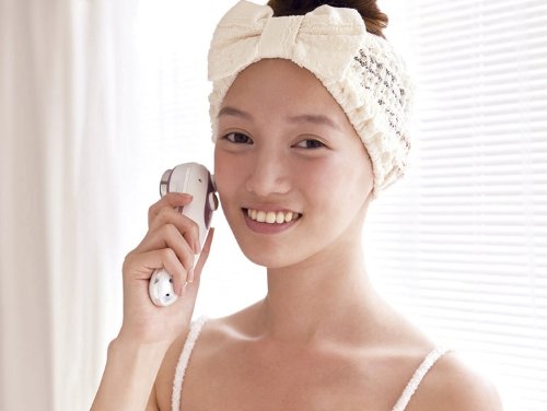 新品 ビジョーナ 美顔器 女性向け自社商品開発“Bijouna”｜小泉成器株式会社